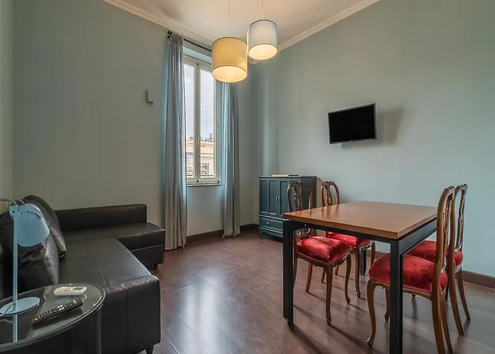 Guesthost - Colosseo & San Clemente Apartment Rome