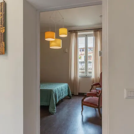 Guesthost - Colosseo & San Clemente Rom